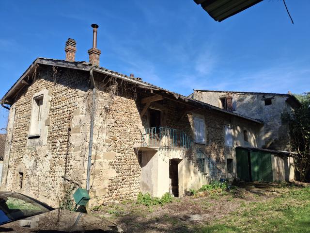 VALENCE DOMAINE A REHABILITER DE 500M2 SUR 5000M2 DE TERRAIN