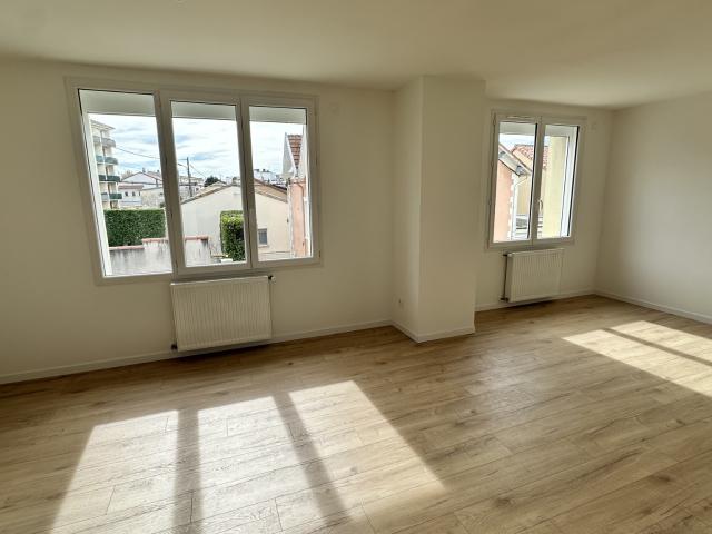 VALENCE GRAND CHARRAN T3 ENTIÈREMENT RÉNOVÉ