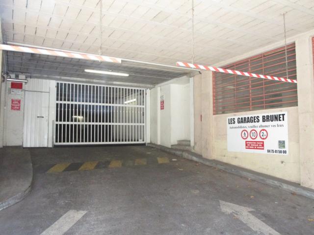 Valence Location Parking / Garage 26