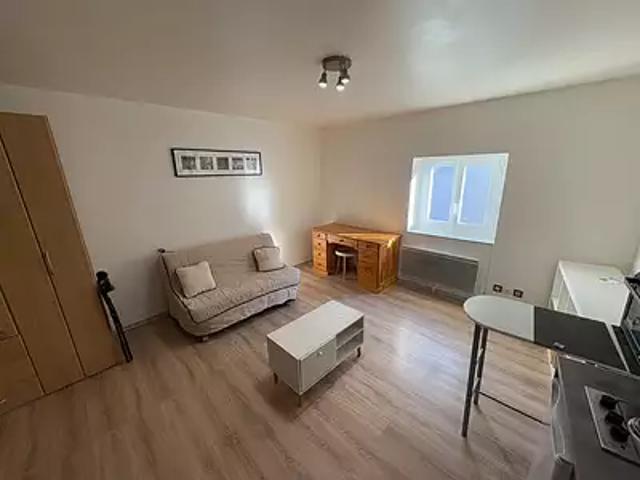 Valence 26000 Location appartement 1 pièce t1 au dernier étage