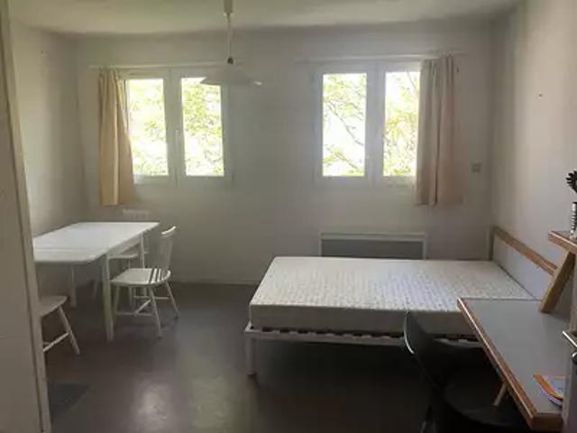 Valence 26000 Location appartement 1 pièce t1 parking