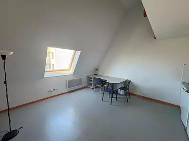 Valence 26000 Location appartement 2 pièces t2 au dernier étage