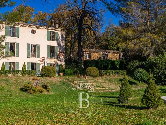 Valensole Demeure Bourgeoise 324m2 5 Chambres Annexe 3 Ha 260m² Valensole