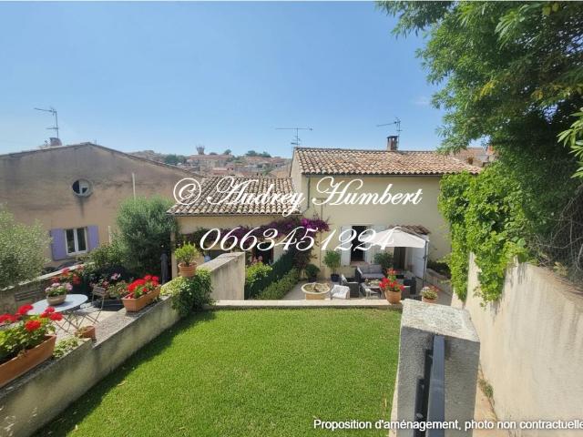 VALENSOLE, MAISON DE VILLAGE de 86 m² avec terrasse, jardinet et combles