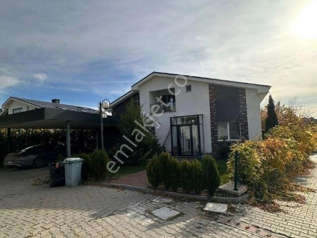 Valentia'dan Mia Ville Sitesinde 4+1 Satılık Villa !