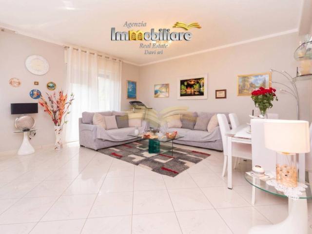 Valenza, appartamento ristrutturato con due camere Contattac. 113m² Valenza