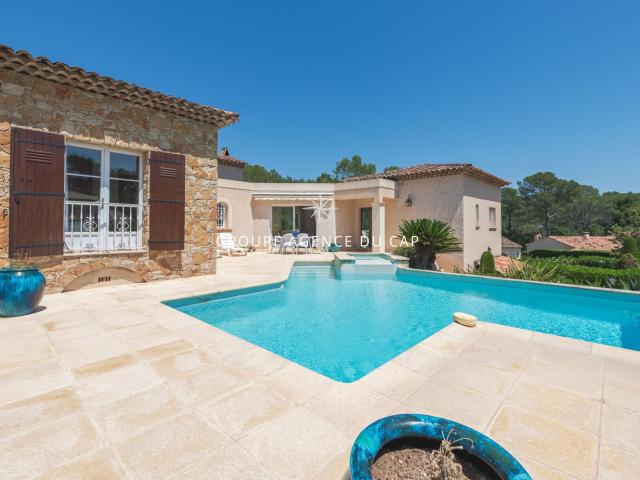 Valescure Coeur Des Golfs Villa 5 Pieces Avec Piscine Garage 136m² Saint Raphaël