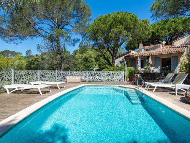 VALESCURE PROCHE DES GOLFS VILLA 5 PIECES AVEC PISCINE