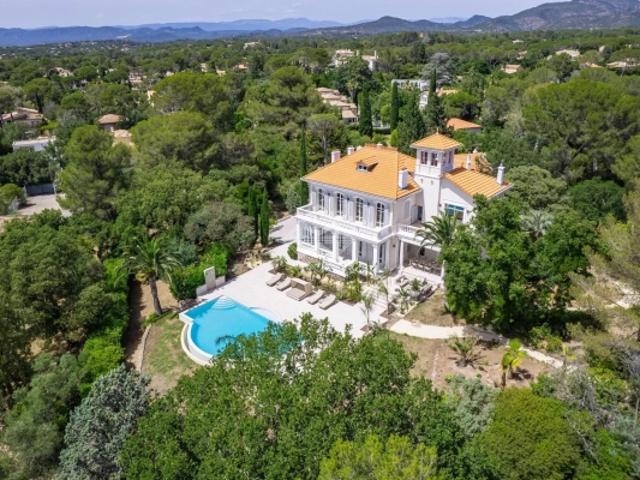 Valescure: Villa d'époque et son parc entièrement rénovés