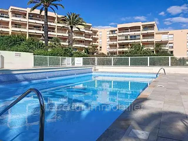 Vallauris 06220 Achat / Vente appartement 2 pièces t2 au dernier étage piscine