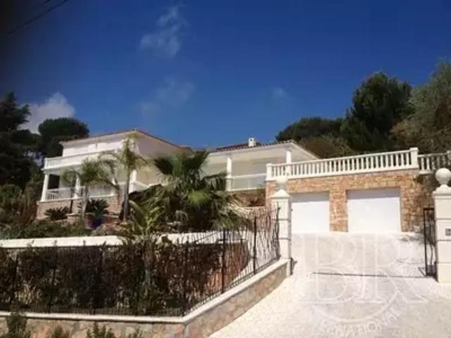 Vallauris 06220 Location maison 6 pièces t6 piscine