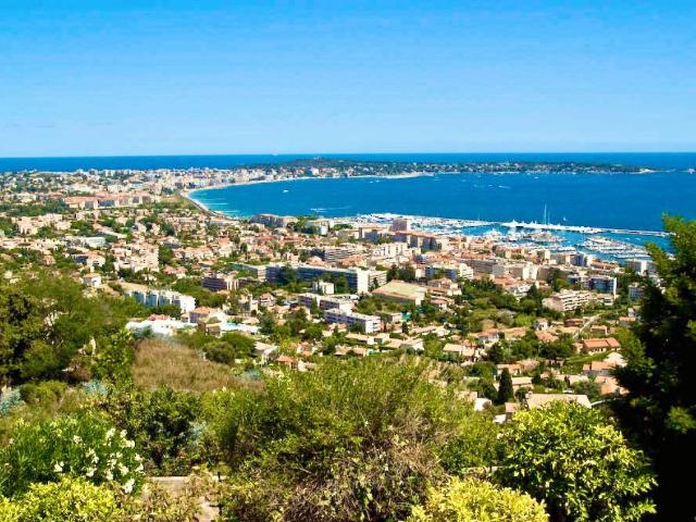 Vallauris Centre Immeuble De Rapport Villa 404M2 Rare 2228€/. 442m² Vallauris
