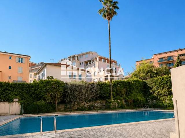 Vallauris centre ville, 2 pp, cave parking, piscine, gardien