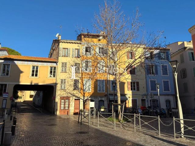 Vallauris: Immeuble vendu entièrement loué 212m² Vallauris