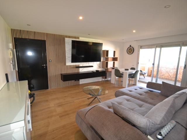 VALLAURIS, Rare 4 pièces de 77 m2 avec garage sous sol