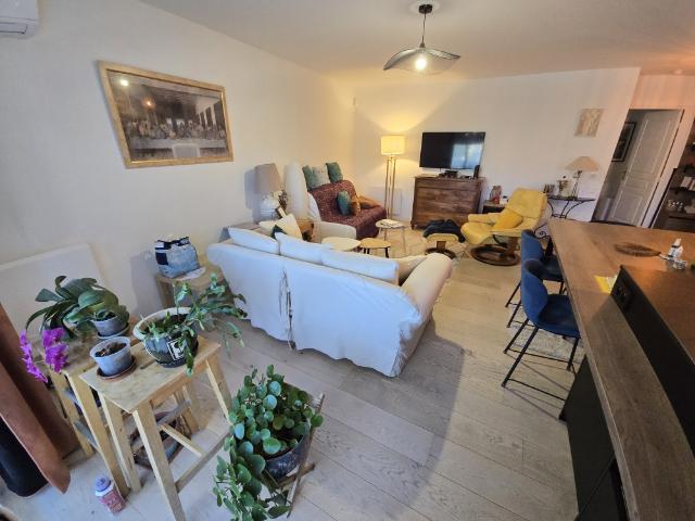 VALLAURIS TRES GRAND 2 PIECES AVEC GARAGE