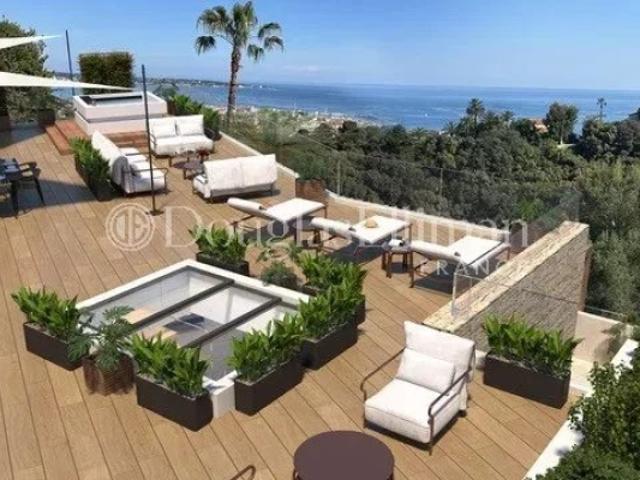 VALLAURIS – Villa contemporaine rénovée avec vue mer panoramique