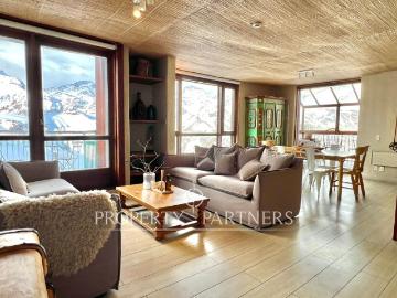 Valle Nevado, excelente ubicación, departamento con tres niveles