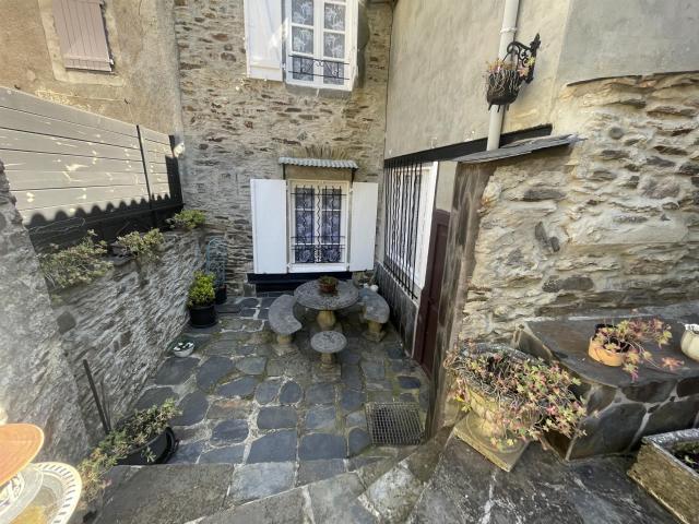 Vallée Borgne, ensemble immobilier de 4 appartements avec co. m² Saint André de Valborgne