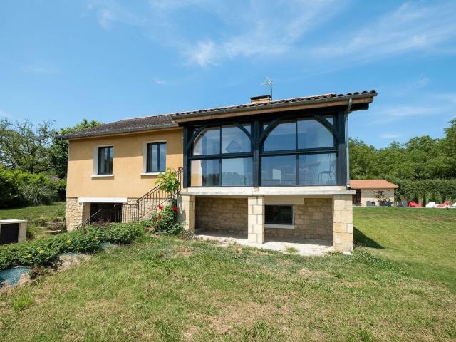 Vallée Dordogne Maison entièrement rénovée avec piscine 143m² Saint Cyprien