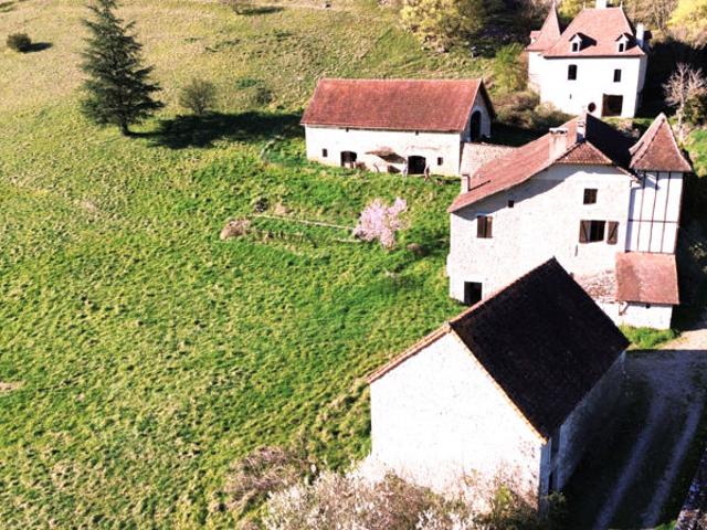 Vallée du Célé, domaine sur 92 hectares dont 77 ha clos