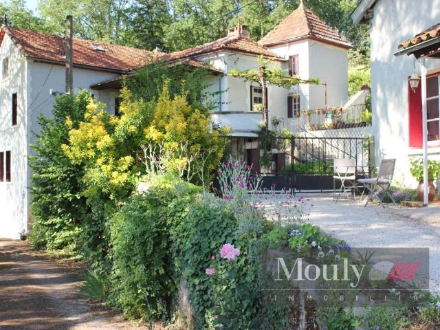 Vallee Du Lot, Chambres D'hote Et Gites 180m² Luzech