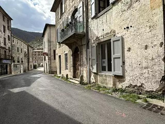 Valleraugue 30570 Location appartement 2 pièces t2 au dernier étage