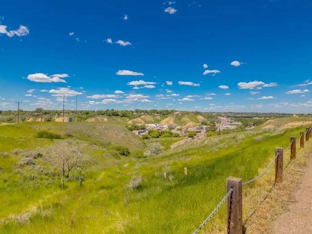 Valleyview Apartments 3 Bedroom Apartment for Rent at 1910 Upland Dr Se, Medicine Hat, AB T1A 3N9 Marlborough Norwood