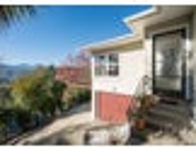 Valley Views & Value – Motivated Vendor.