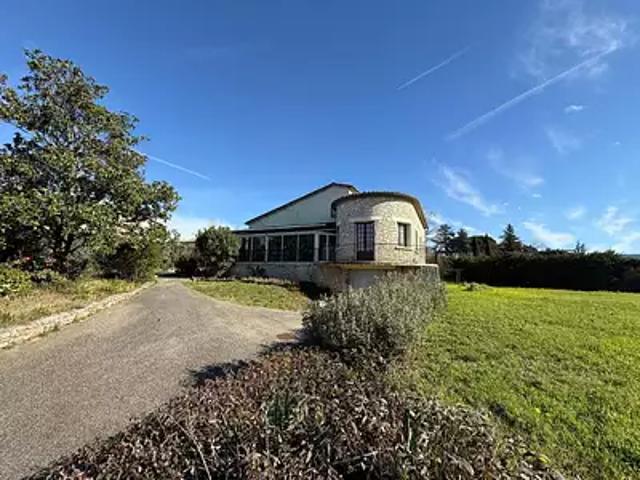 Vallon Pont d'Arc 07150 Achat / Vente maison 4 pièces t4 jardin terrasse