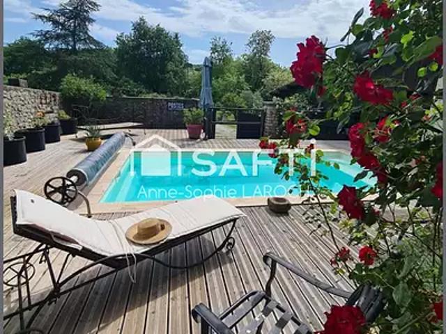 Vallon Pont d'Arc 07150 Achat / Vente maison 7 pièces t7 piscine terrasse