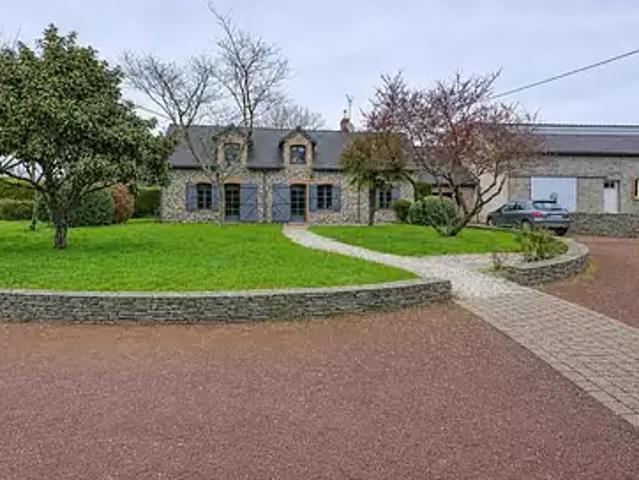 Vallons de l'Erdre 44540 Achat / Vente maison 7 pièces t7 jardin