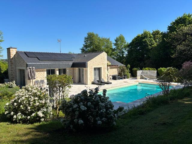 VALLONS DE L'ERDRE DANS UN CADRE IDYLLIQUE MAGNIFIQUE MAISON D'ARCHITECTE