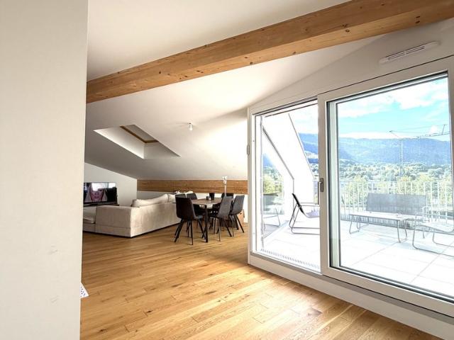 Vallorbe – Schöne Wohnung im Obergeschoss mit Balkonterrasse