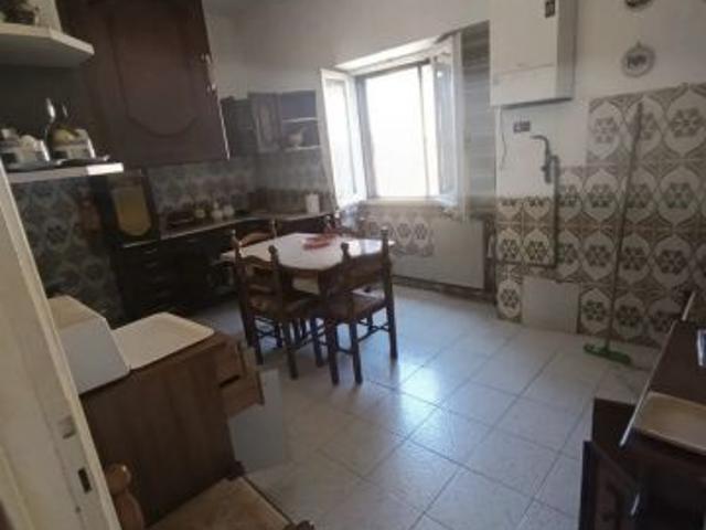 VALMONTONE QUADRILOCALE ARREDATO CON BALCONE