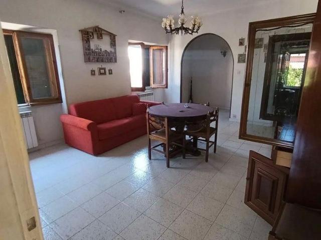 Valmontone quadrilocale con balcone
