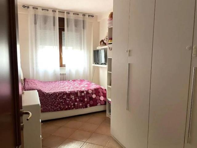 VALMONTONE TRILOCALE ARREDATO CON BALCONE/POSTO AUTO