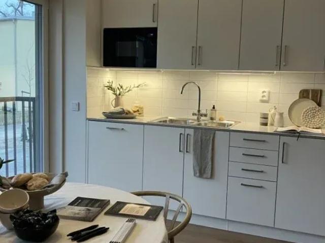 Välplanerad 4 rok med balkong i väst! 72 m² 9 466 kr