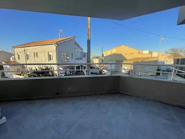 Valras Plage 34350 Location appartement 2 pièces t2 terrasse