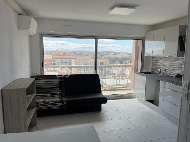 Valras plage, centre ville Appartement duplex T3 au 5 eme et dernier étage avec ascenseur possibilité d’acquérir un garage