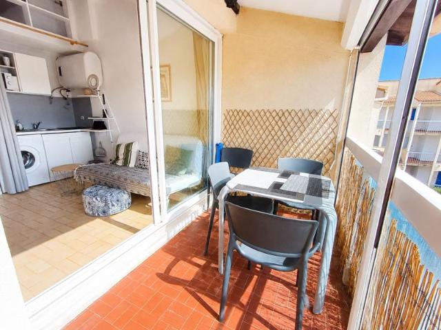 VALRAS PLAGE DUPLEX MEUBLÉ AVEC PARKING PRIVATIF