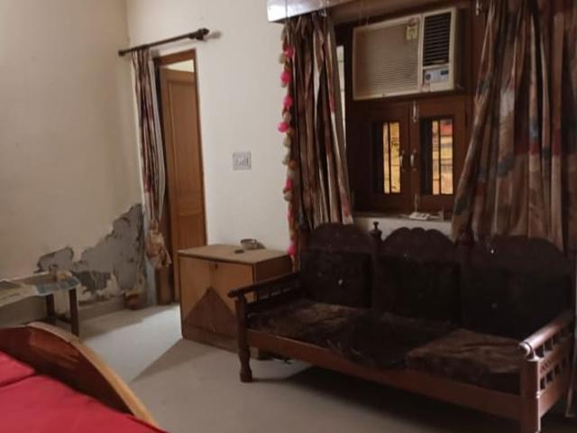 Varun Enclave 1 RK 500 Sq. Ft. Apartment in Sector 28 Noida Listing ID: #10009