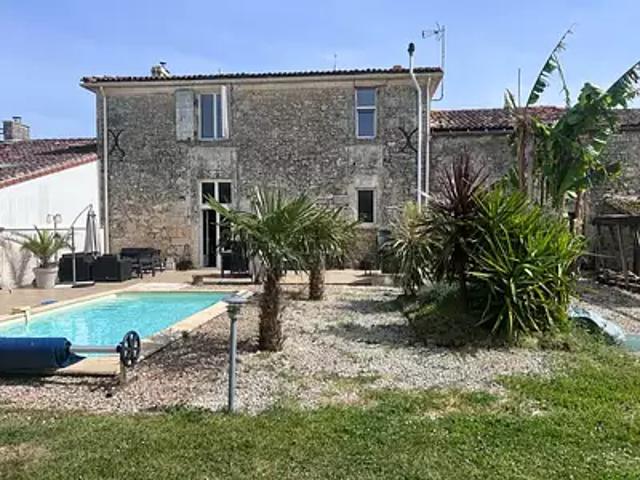 Varzay 17460 Achat / Vente maison 5 pièces t5 piscine jardin