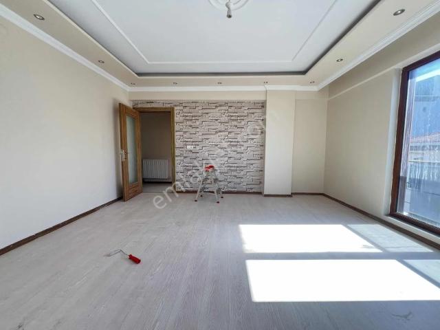 Var'dan Çerkezköy Kızılpınar 3+1 Merkezi Konumda İskanlı Daire
