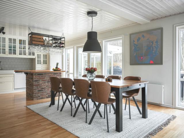 Varegårdsvägen 105