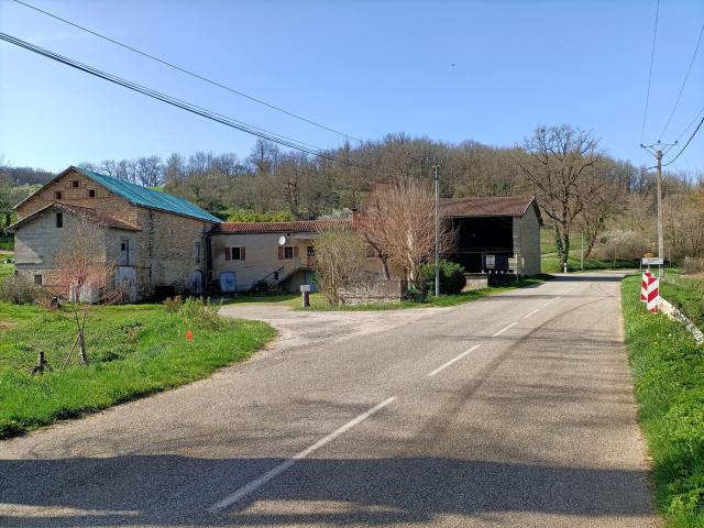 Varen,Ferme Avec Dependances Et Terrain Constructible 65m² Varen