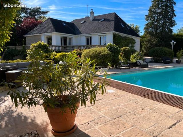 Varennes Vauzelles – Maison d’exception avec piscine et jardin arboré. Tennis