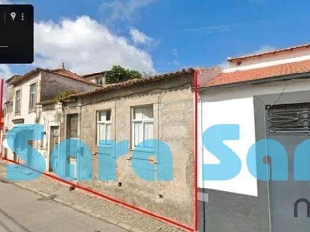 Varias Casinhas para restauro em Vila Nova Gaia | 26034063035