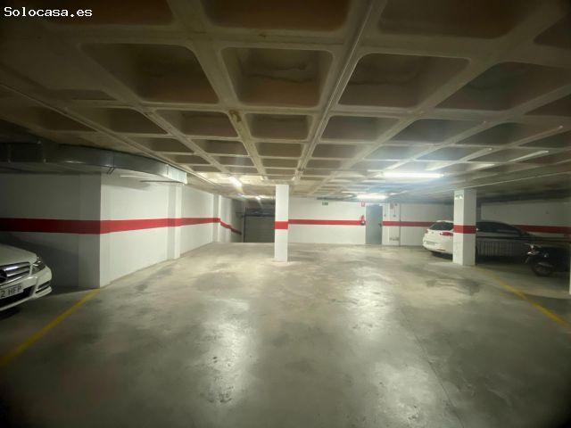 Varios parkings aqui por fin! coche y moto