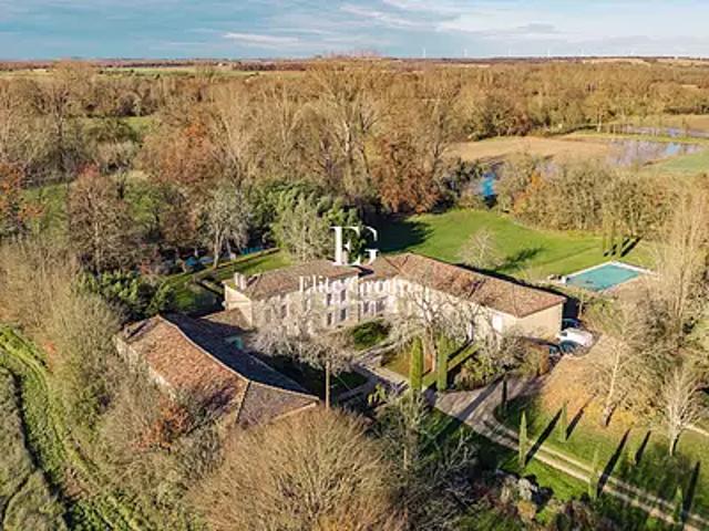 Vars 16330 Achat / Vente maison 12 pièces t12 piscine